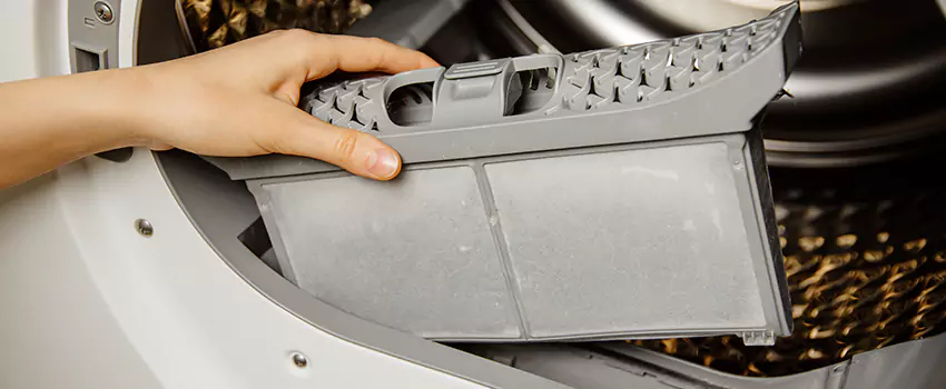 Signs Of A Clogged Dryer Lint Trap in Edmonds, Washington